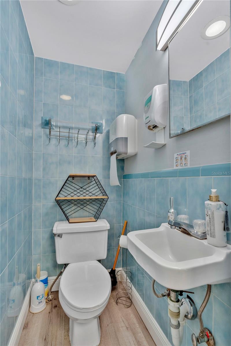 5110 Curry Ford Rd #102 Property Photo 10
