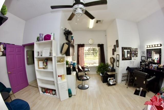 595 9th St Property Photo 11