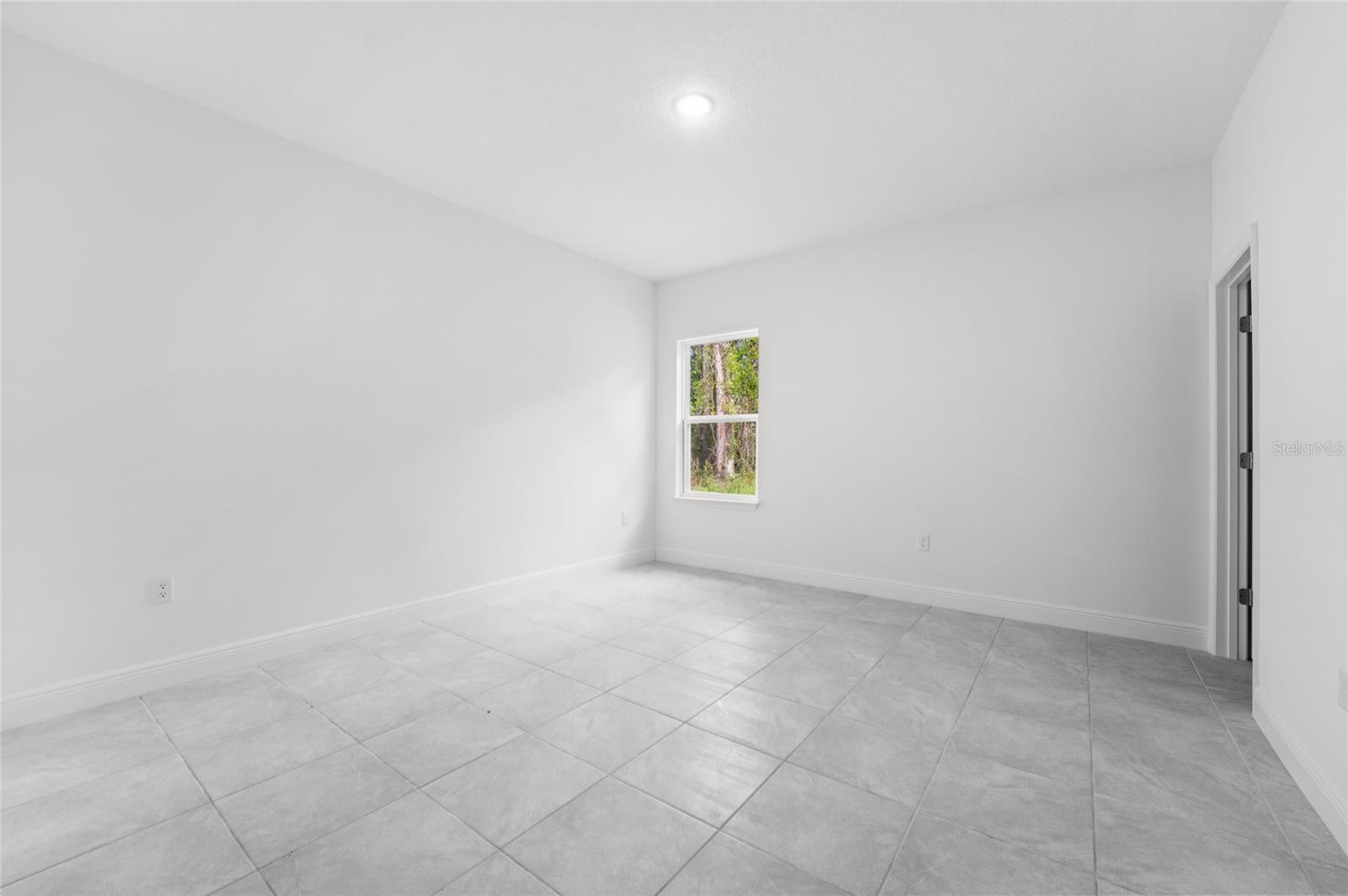 3179 W Barberton Pl Property Photo 3