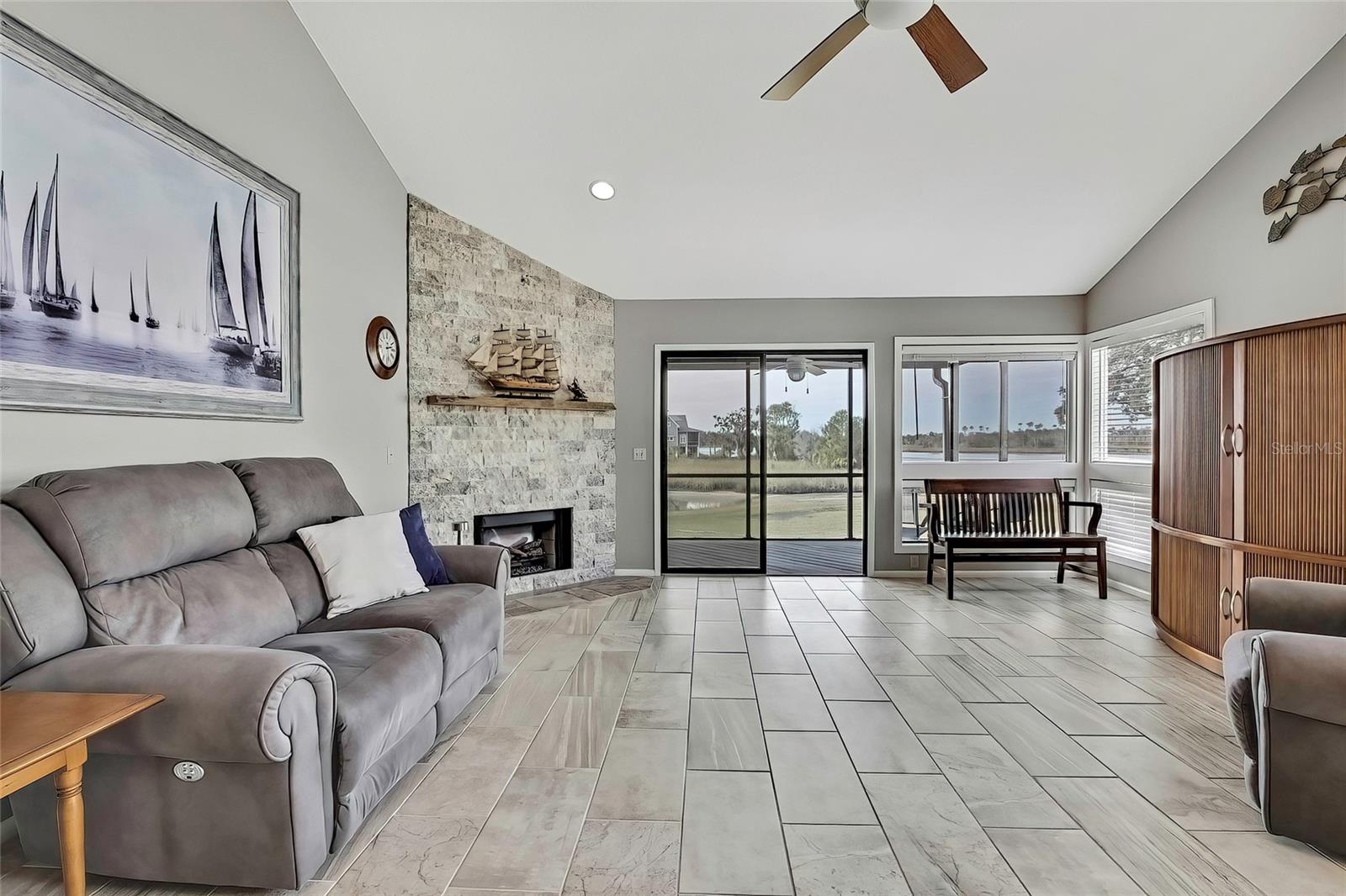 2891 N Rivers Edge Blvd #100 Property Photo 3