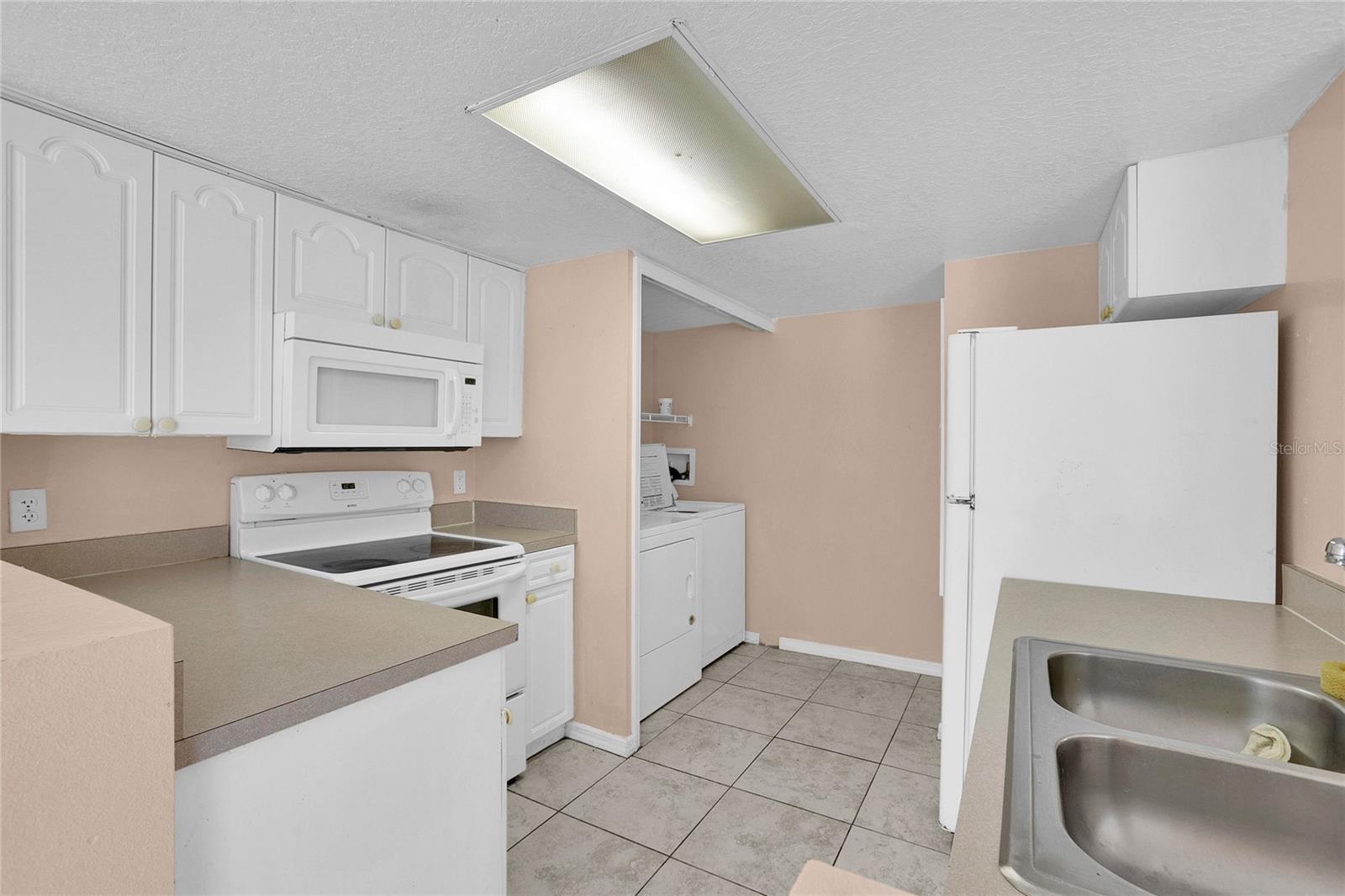 2918 Fan Palm Dr #main Property Photo 4