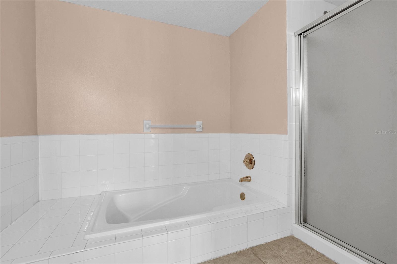 2918 Fan Palm Dr #main Property Photo 7