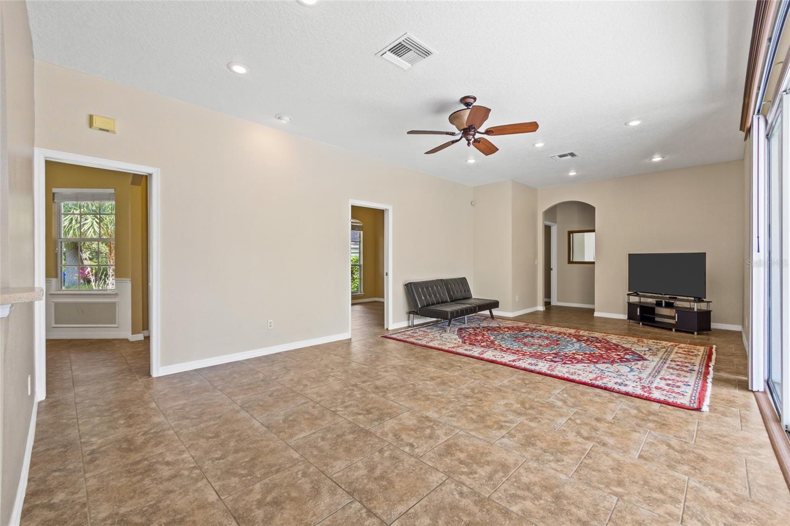 1569 Victoria Way Property Photo 6