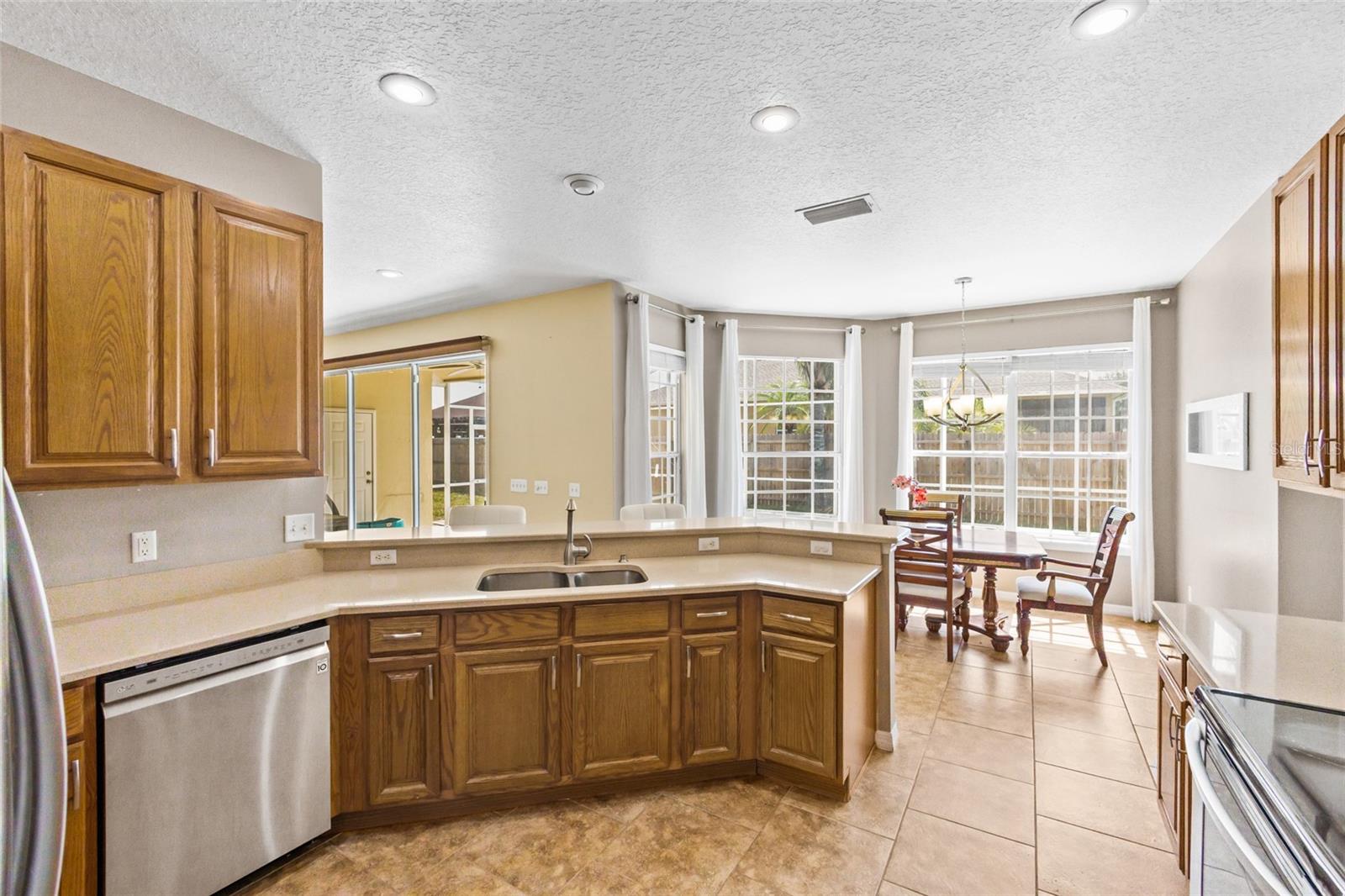 1569 Victoria Way Property Photo 13