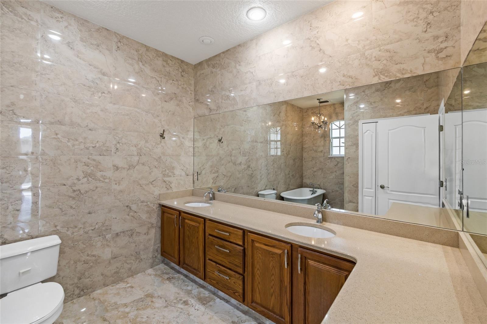 1569 Victoria Way Property Photo 18