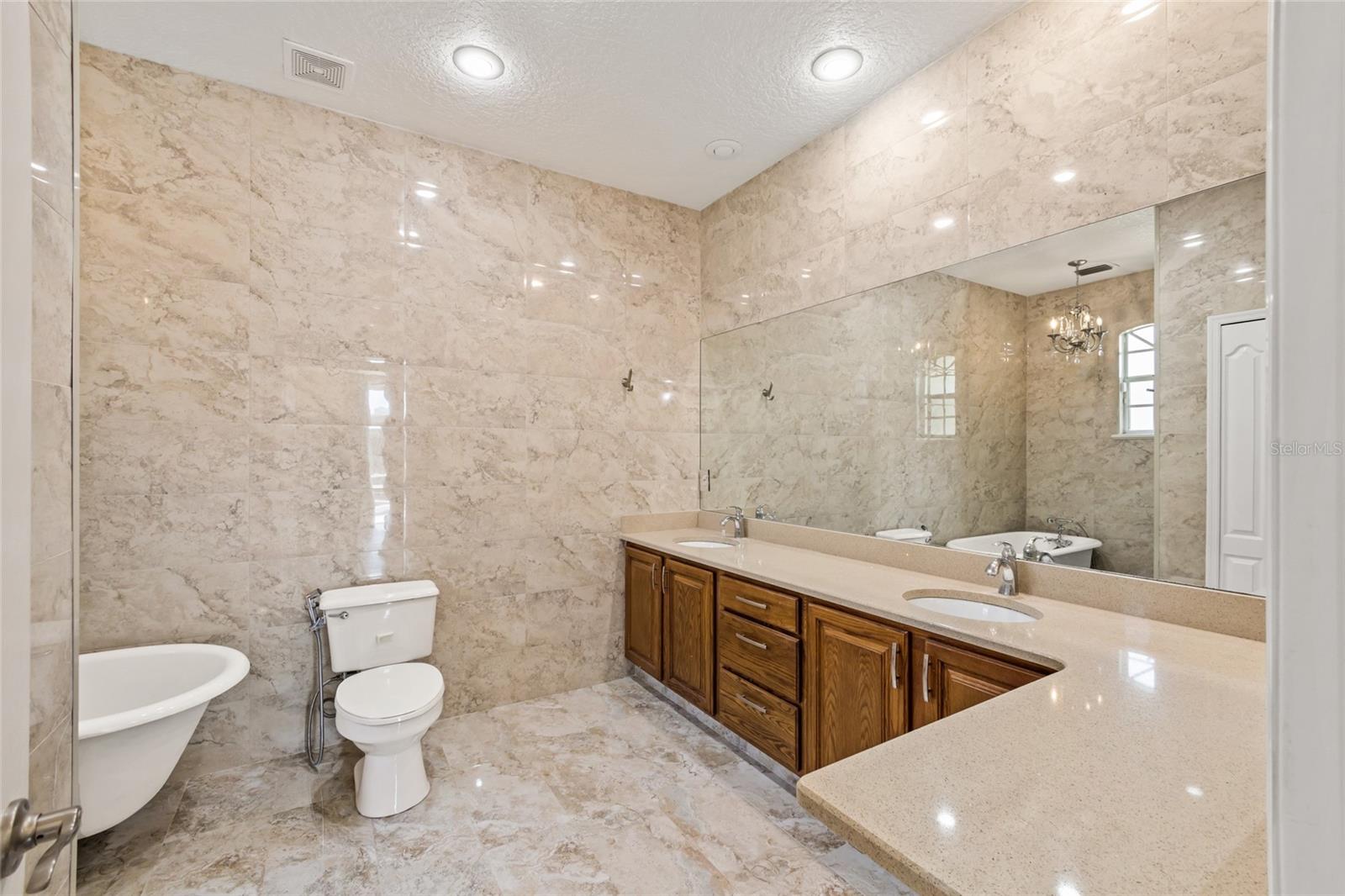 1569 Victoria Way Property Photo 25