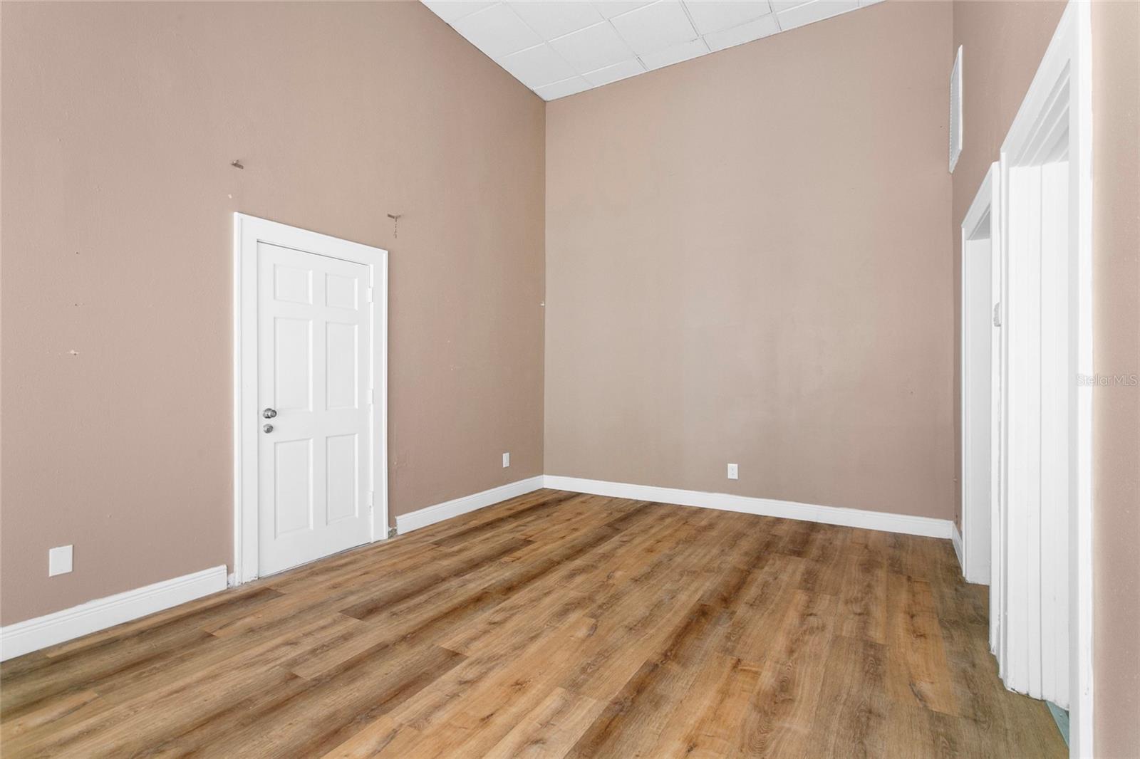 35 N 6 St #8,6,10 Property Photo 7