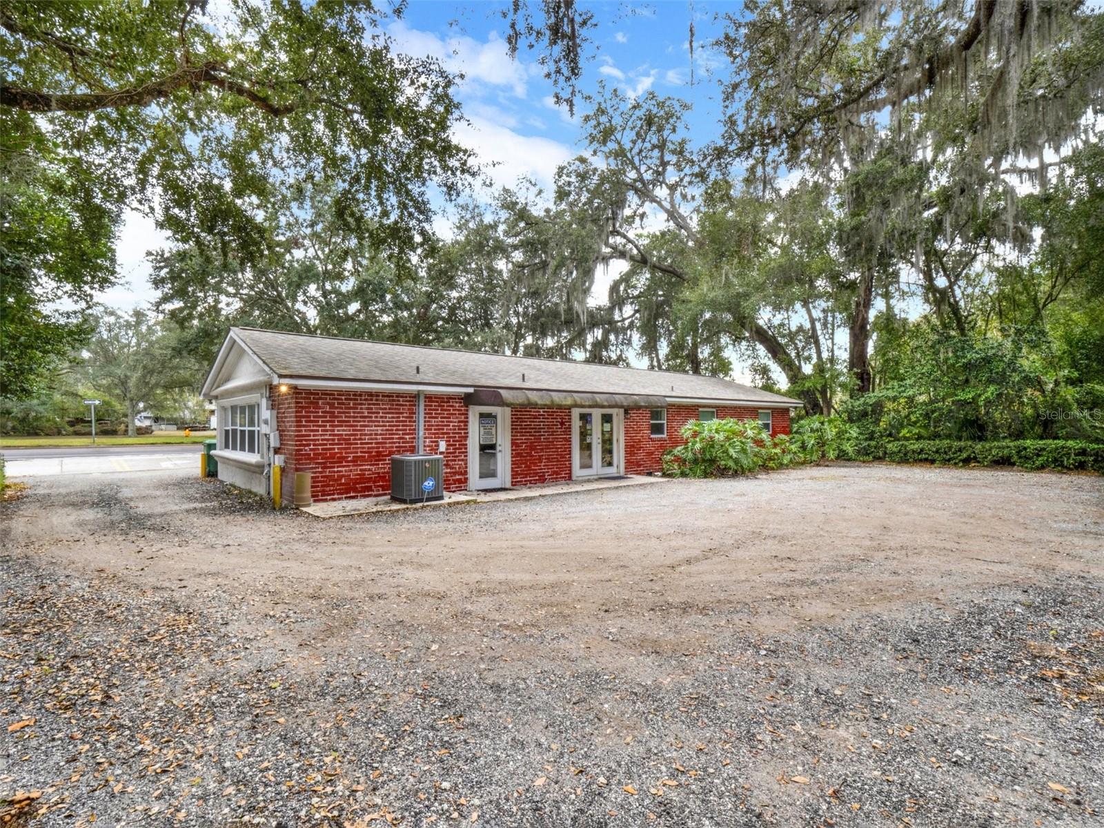 2768 W Lake Mary Blvd Property Photo 4
