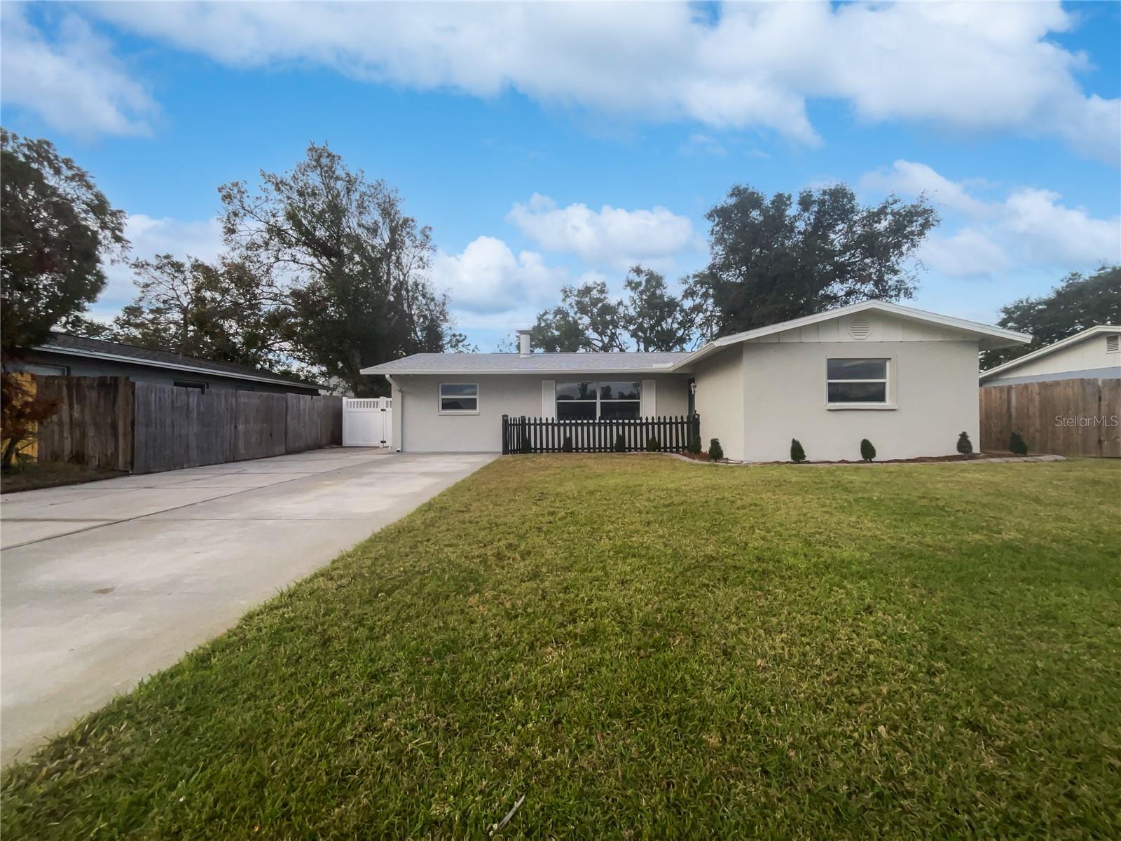 5339 Brookmeade Dr Property Photo 1