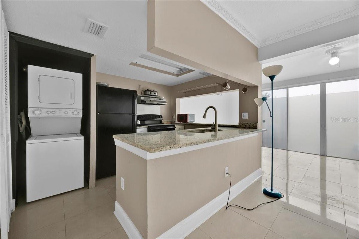 352 Caribbean Dr #main Property Photo 3