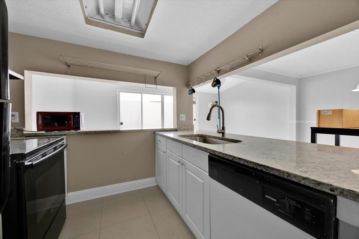 352 Caribbean Dr #main Property Photo 4