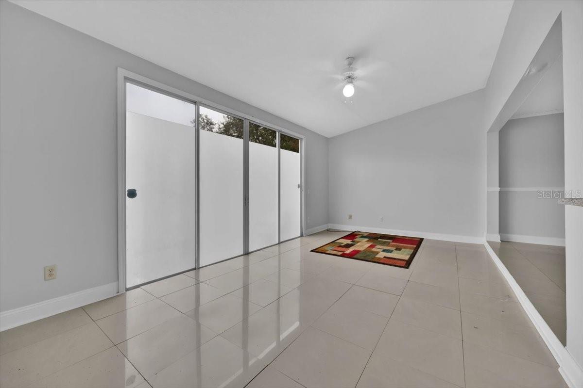 352 Caribbean Dr #main Property Photo 6