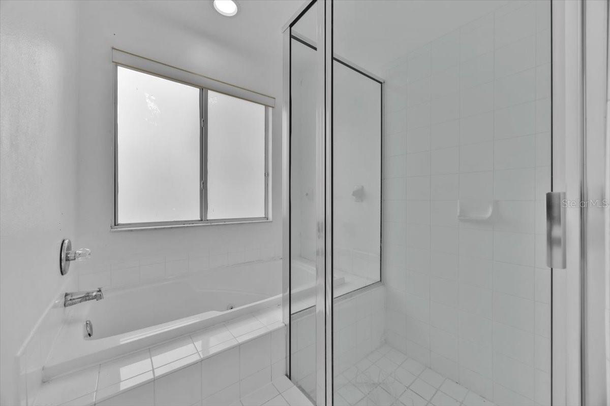 352 Caribbean Dr #main Property Photo 10