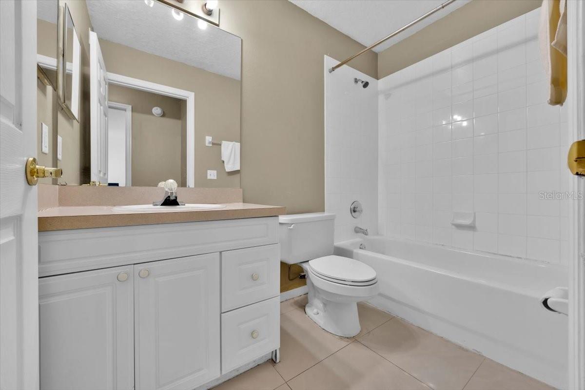 352 Caribbean Dr #front Property Photo 3