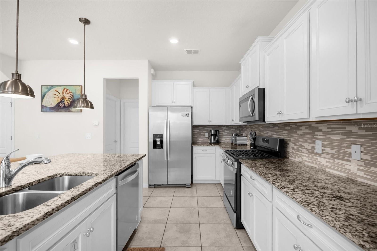 7260 Oakmoss Loop Property Photo 12