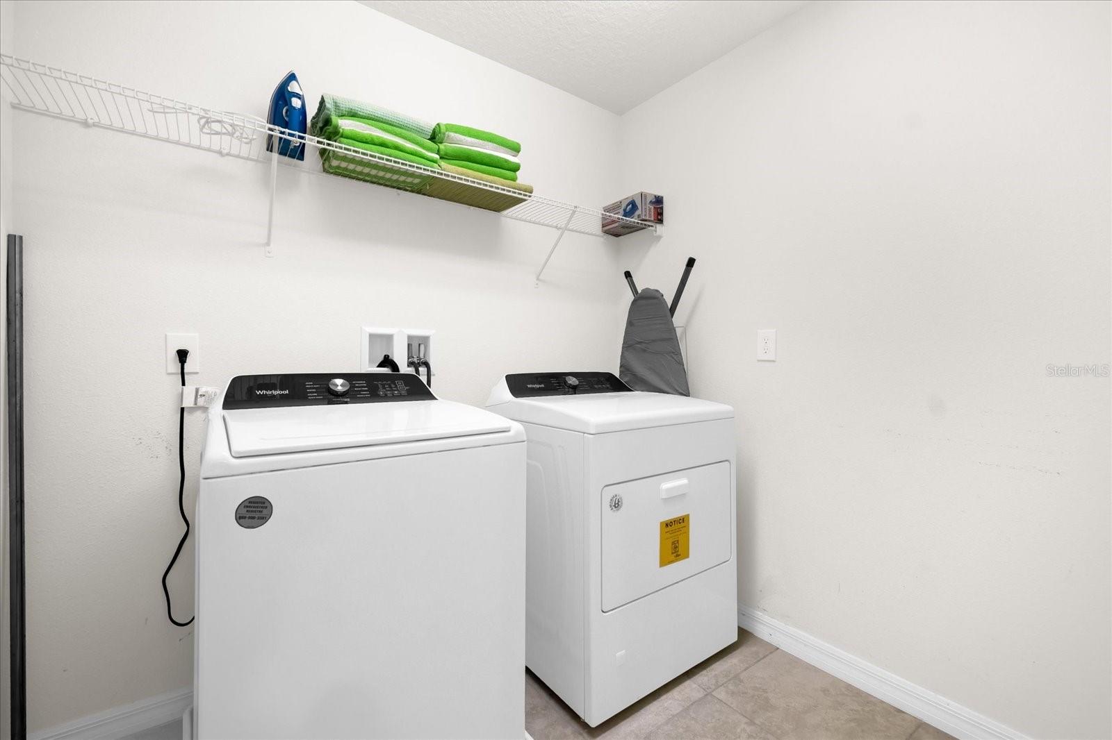 7260 Oakmoss Loop Property Photo 14