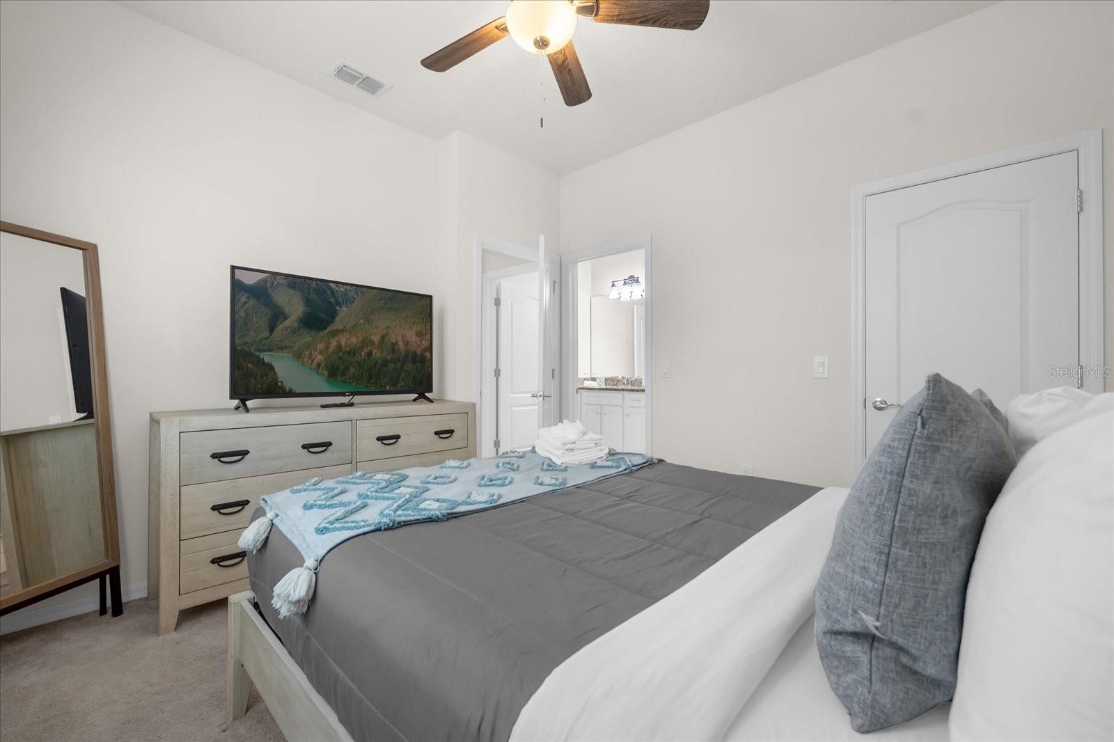 7260 Oakmoss Loop Property Photo 32