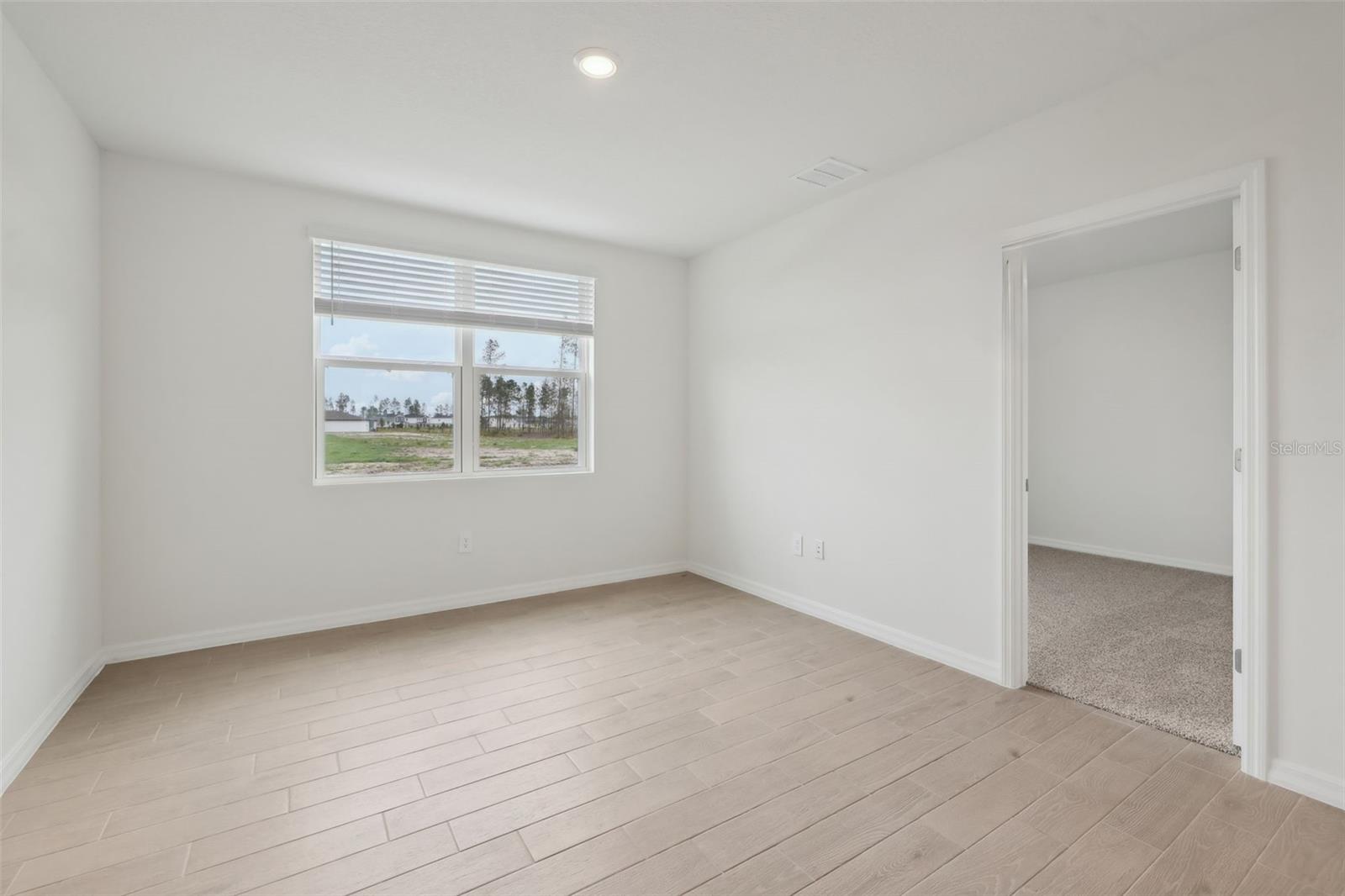 1886 Draughton Dr Property Photo 19