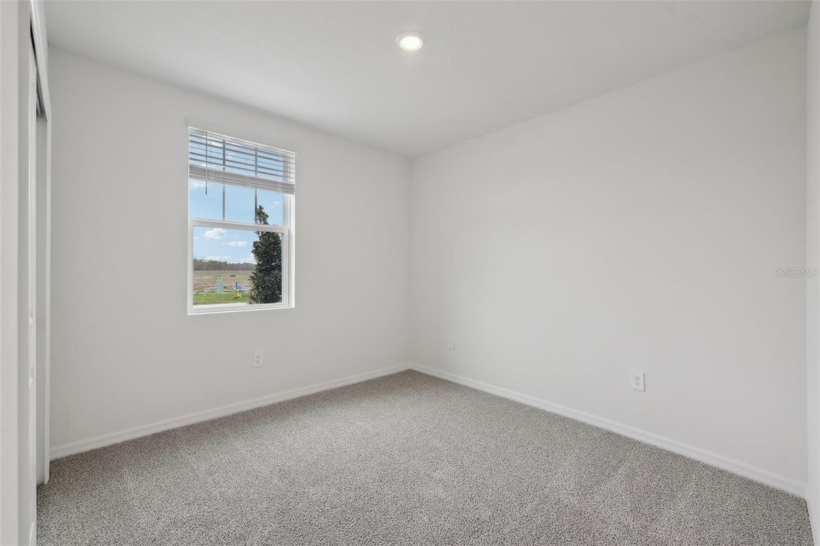 1886 Draughton Dr Property Photo 23