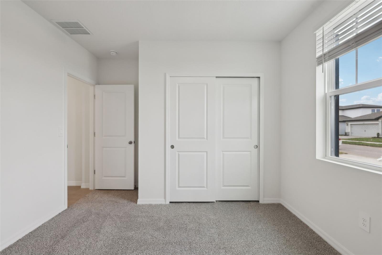 1886 Draughton Dr Property Photo 25