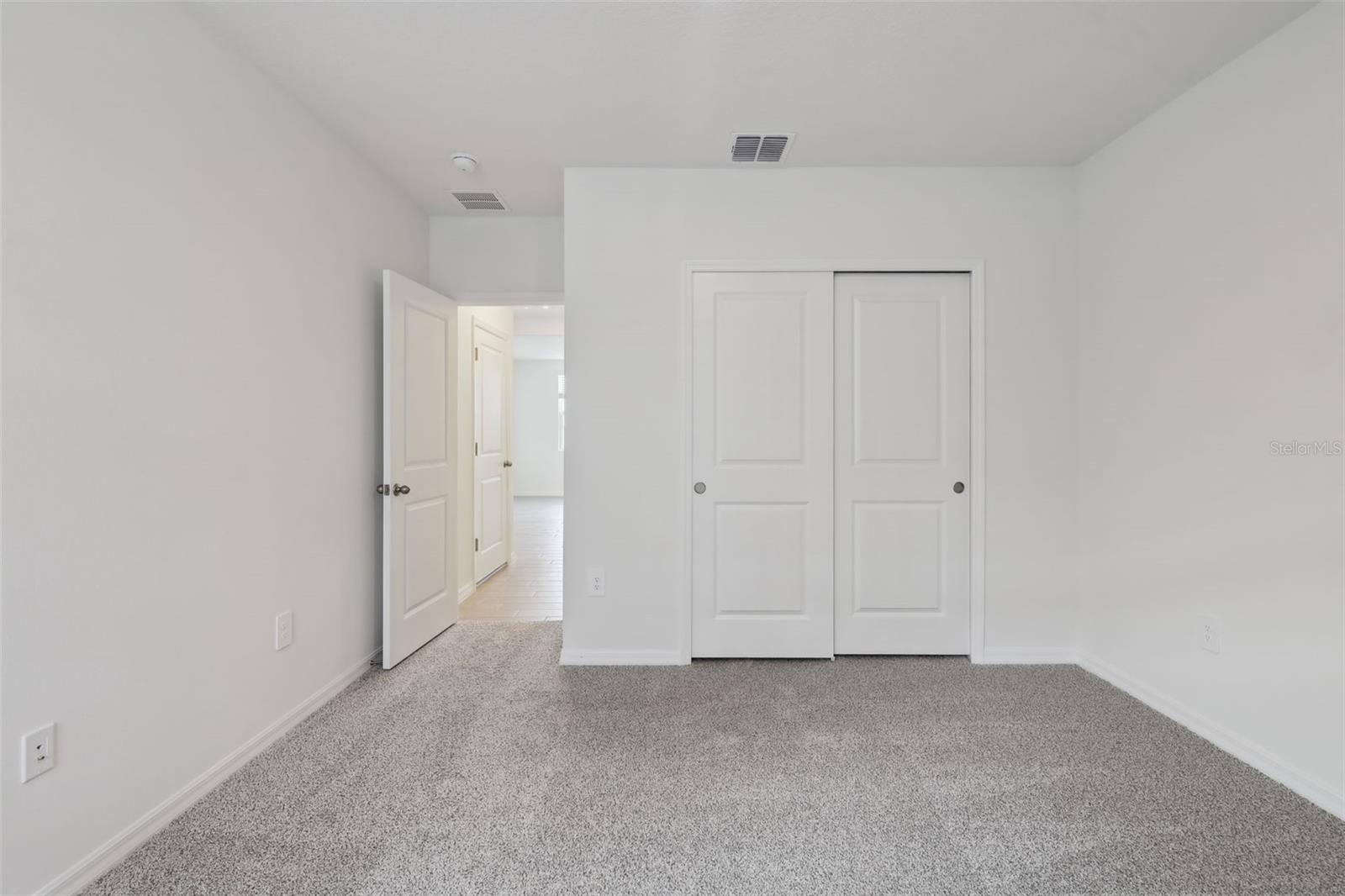 1886 Draughton Dr Property Photo 28