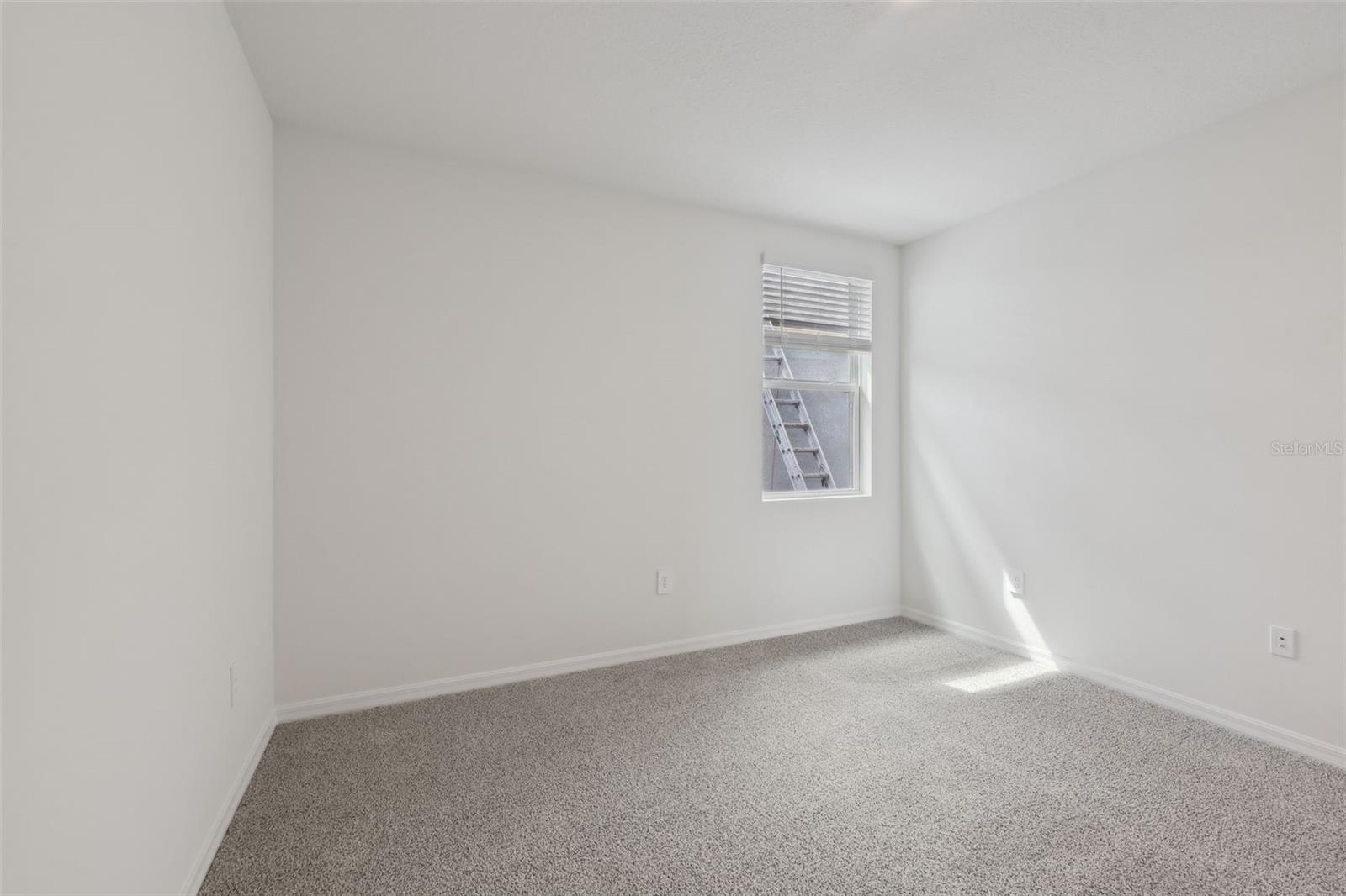 1886 Draughton Dr Property Photo 29