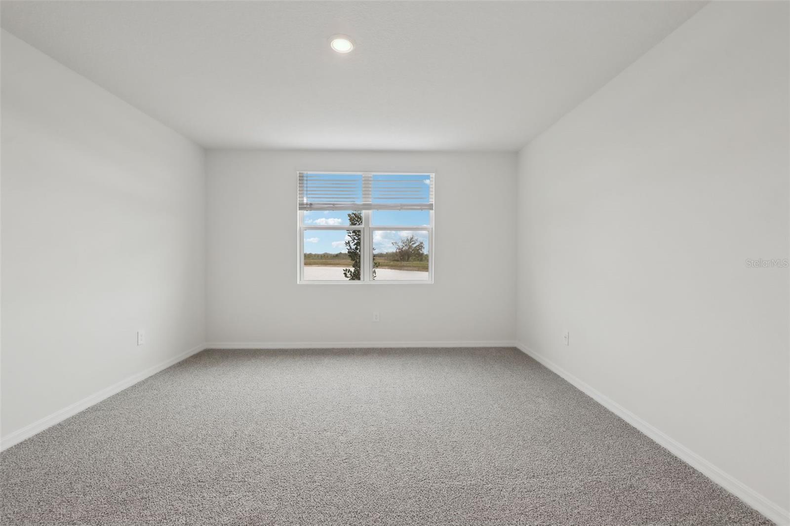 1886 Draughton Dr Property Photo 33
