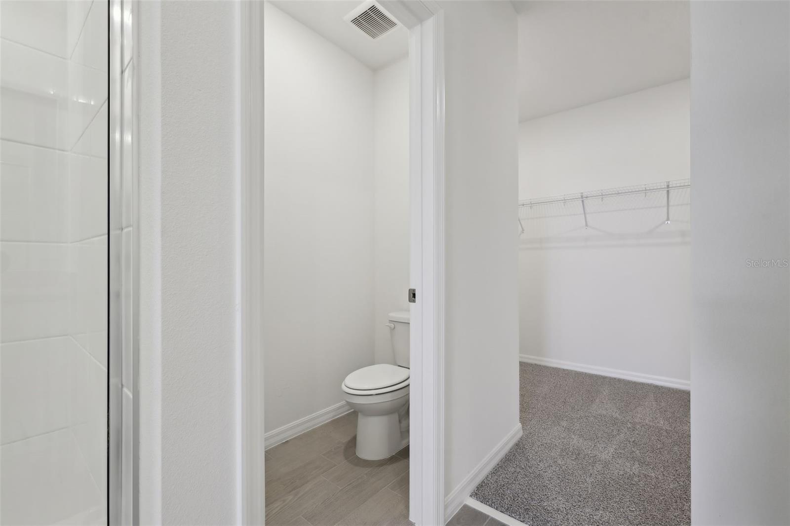 1886 Draughton Dr Property Photo 37