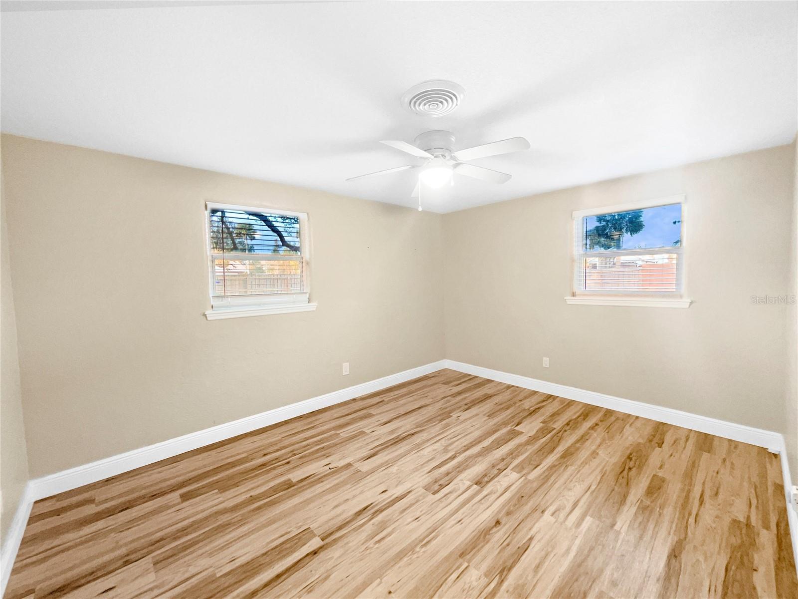 2569 Belmont Ave Property Photo 5