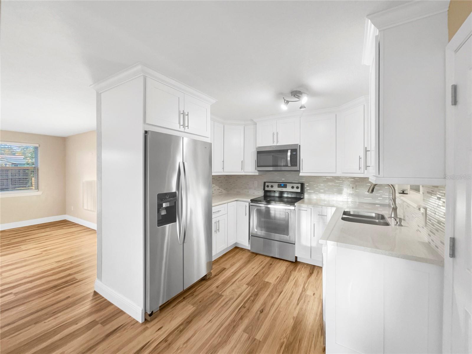 2569 Belmont Ave Property Photo 6