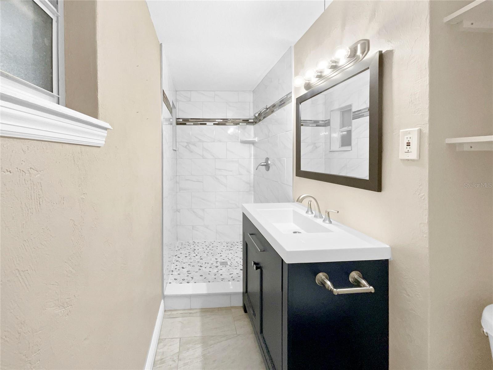 2569 Belmont Ave Property Photo 7