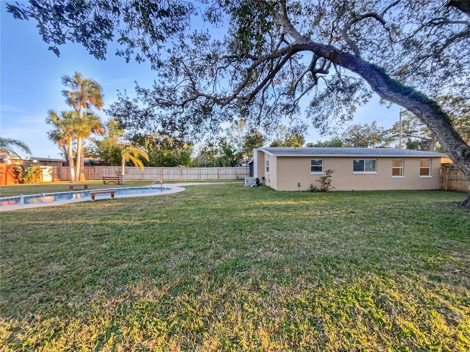 2569 Belmont Ave Property Photo 9