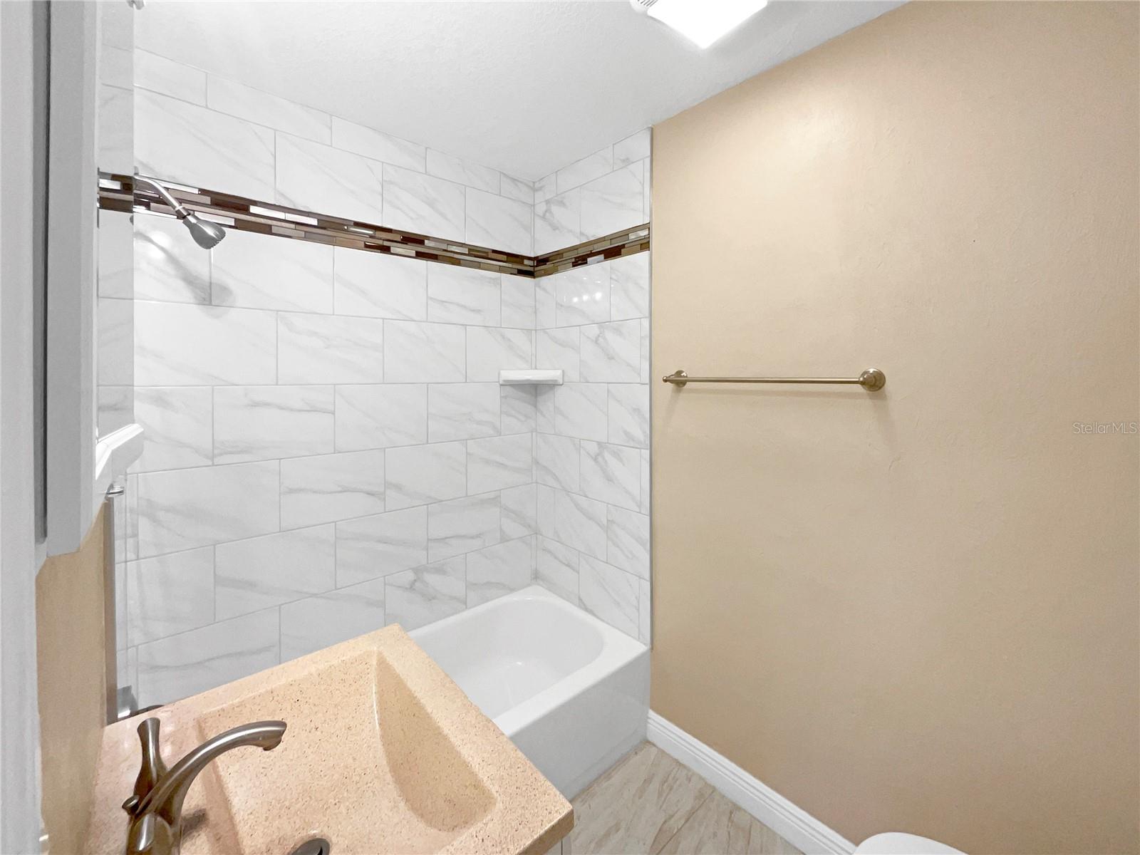 2569 Belmont Ave Property Photo 11