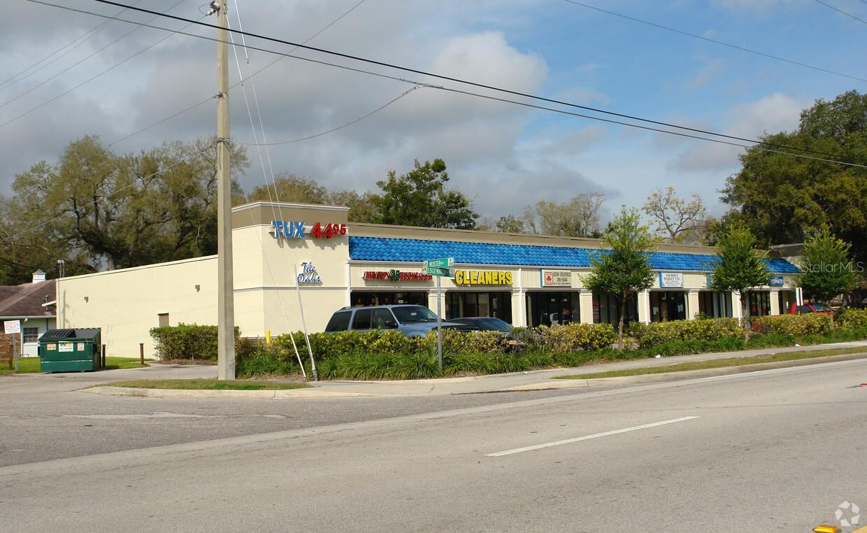 3800 Edgewater Dr Property Photo