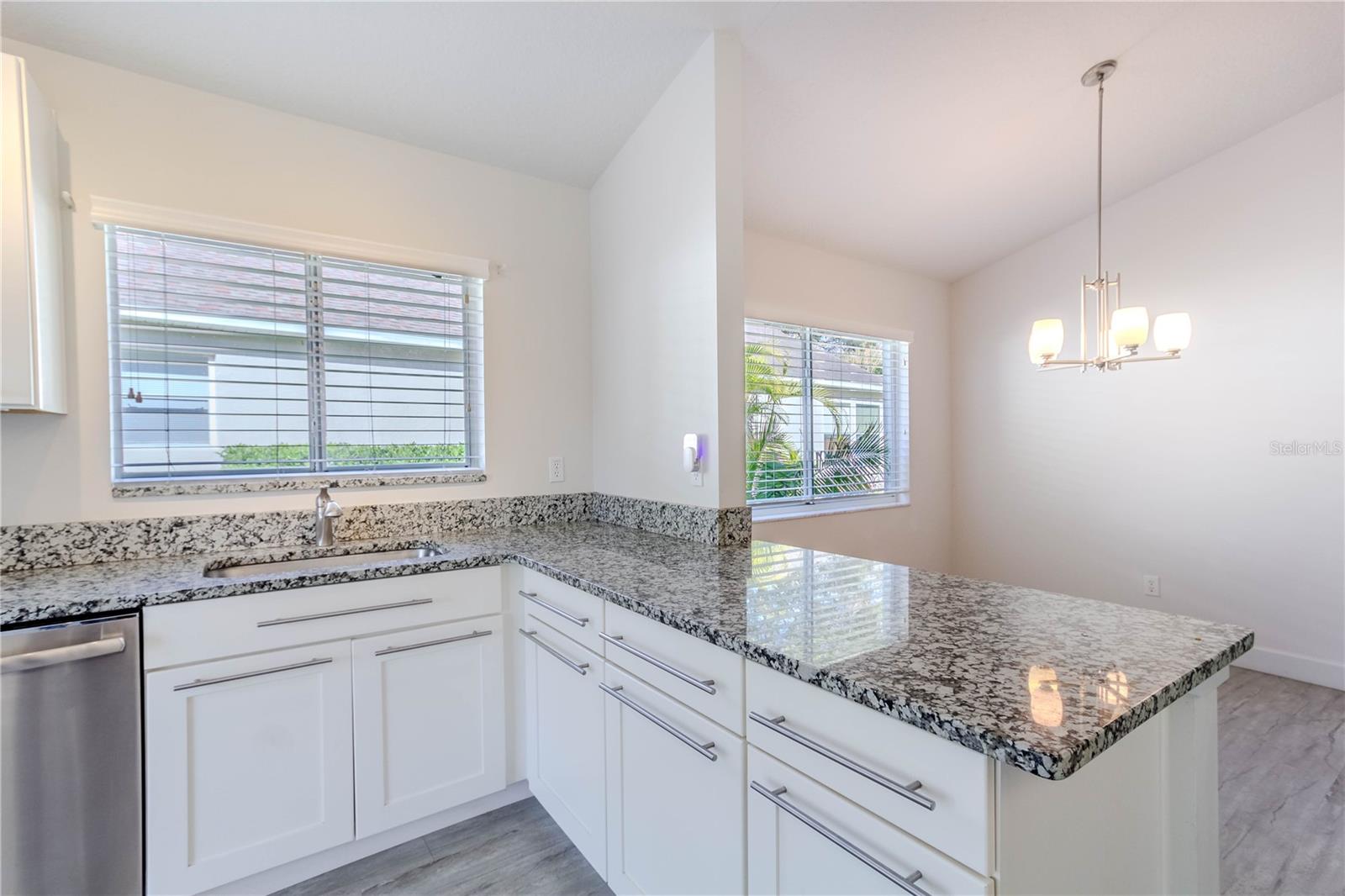 3667 Kingswood Ct Property Photo 6