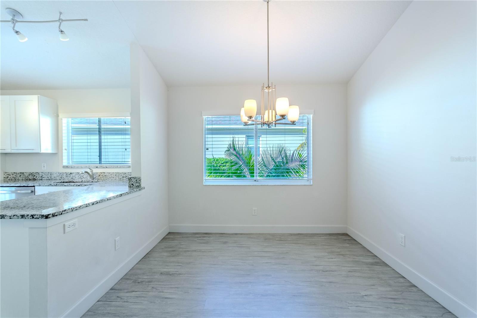 3667 Kingswood Ct Property Photo 8