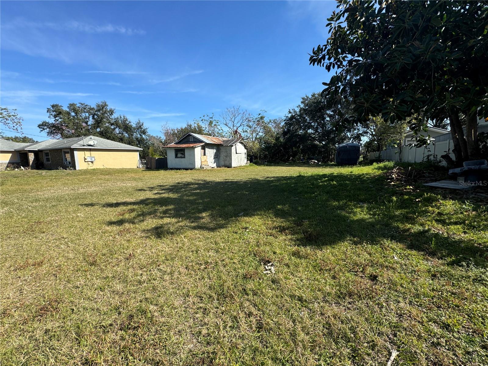 384 Railroad Ave Property Photo 4