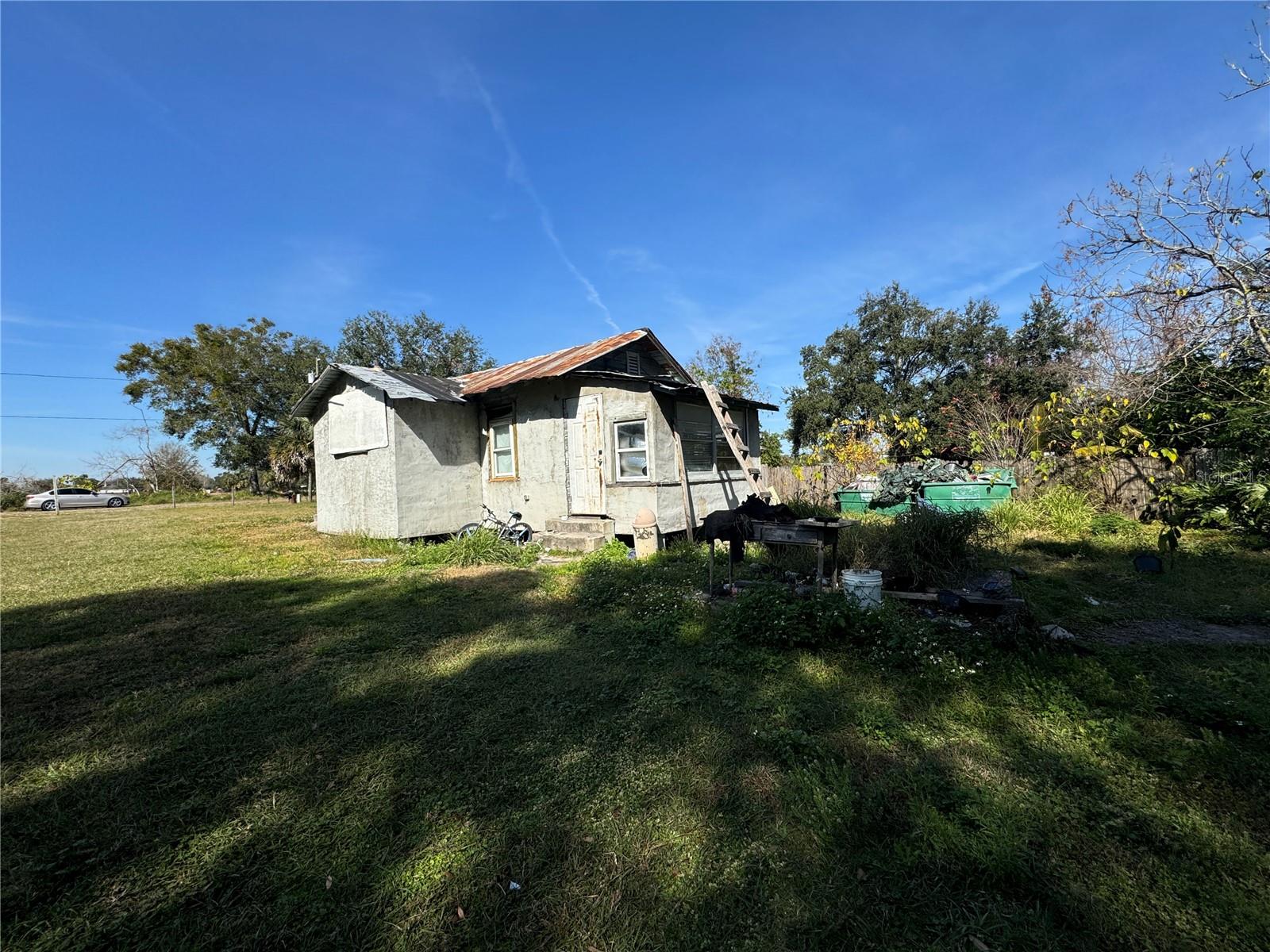 384 Railroad Ave Property Photo 7