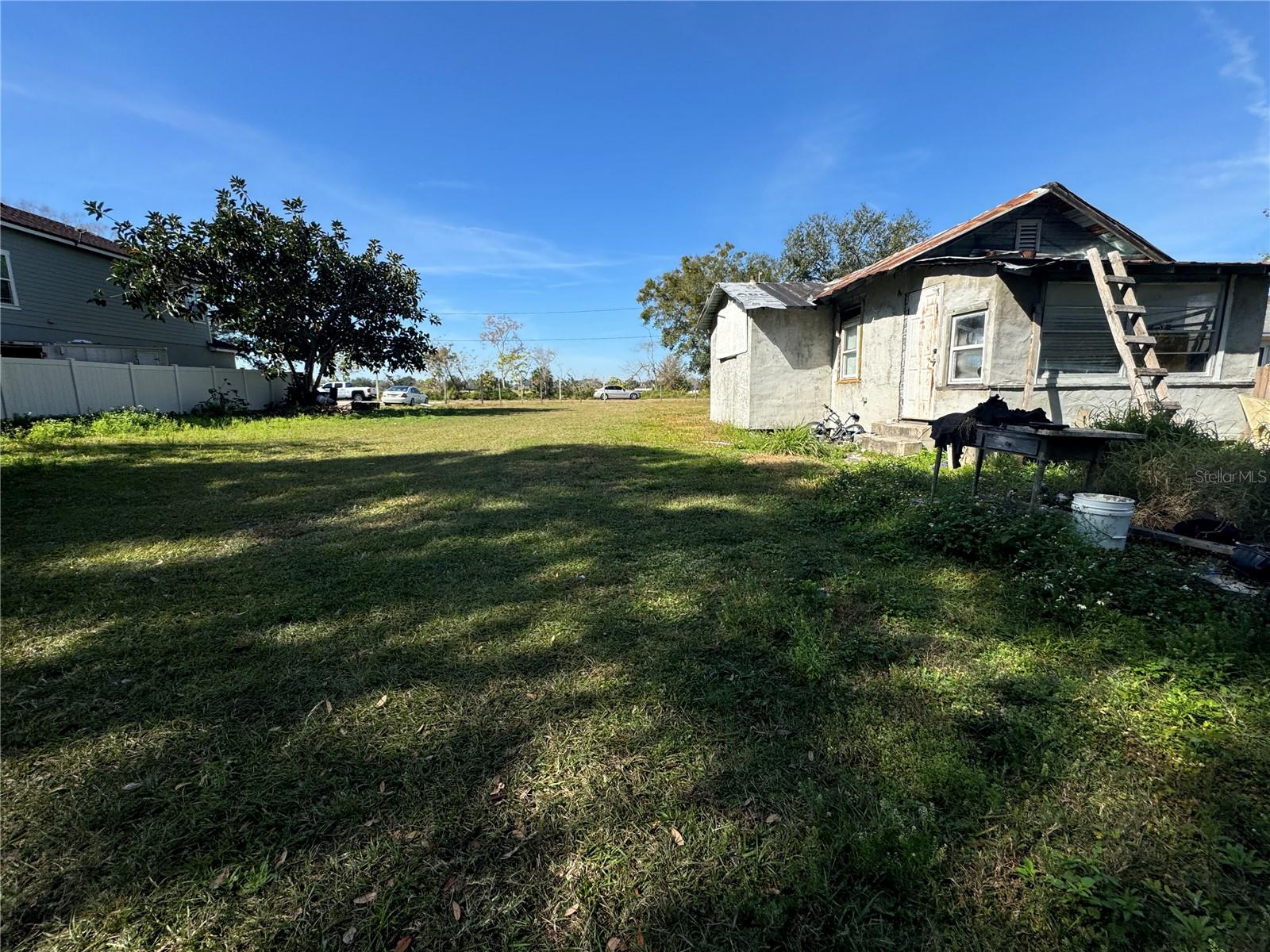 384 Railroad Ave Property Photo 12
