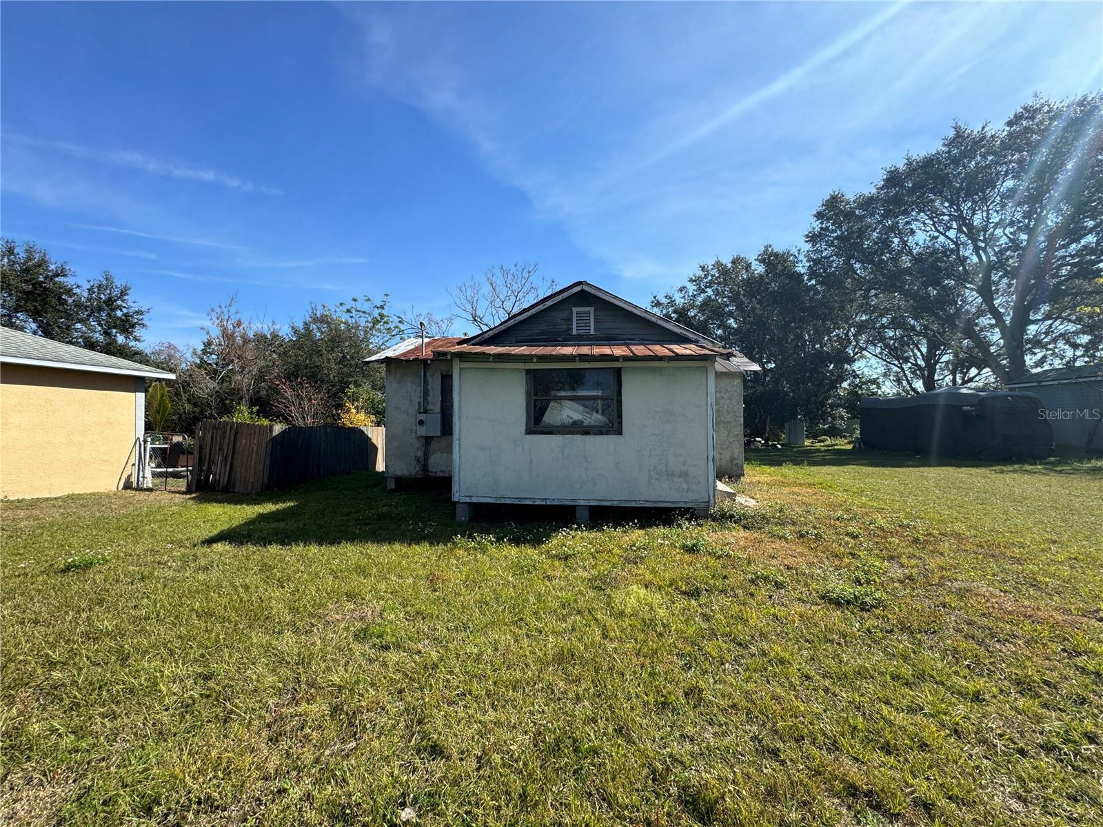 384 Railroad Ave Property Photo 13