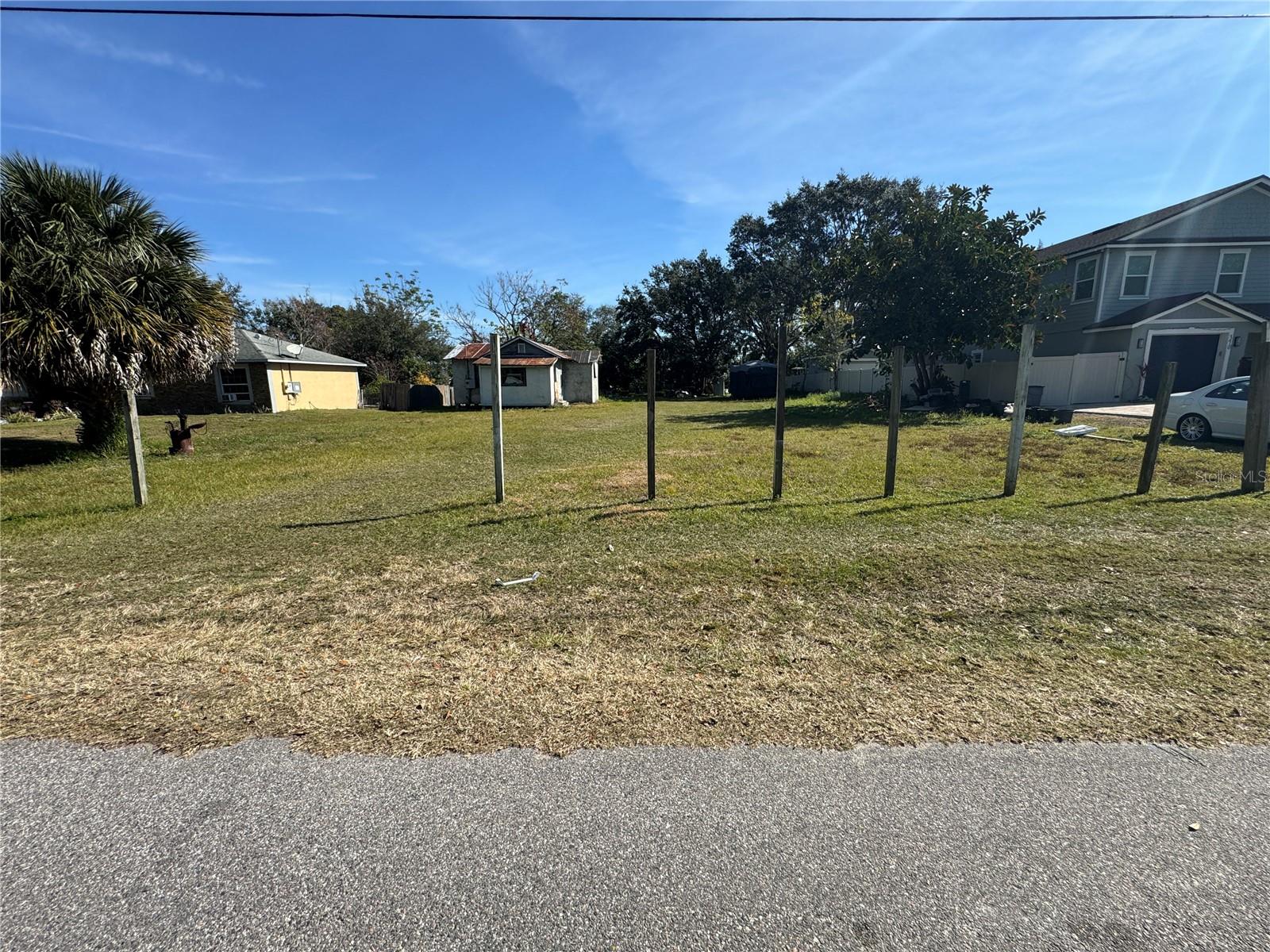 384 Railroad Ave Property Photo 14