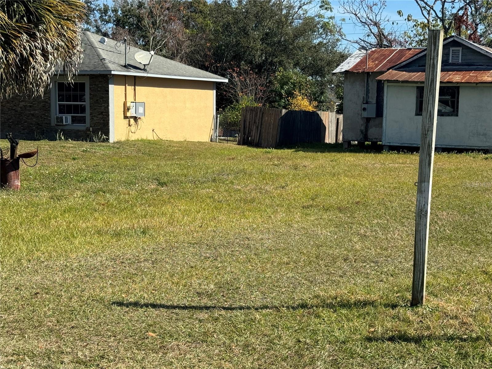 384 Railroad Ave Property Photo 17