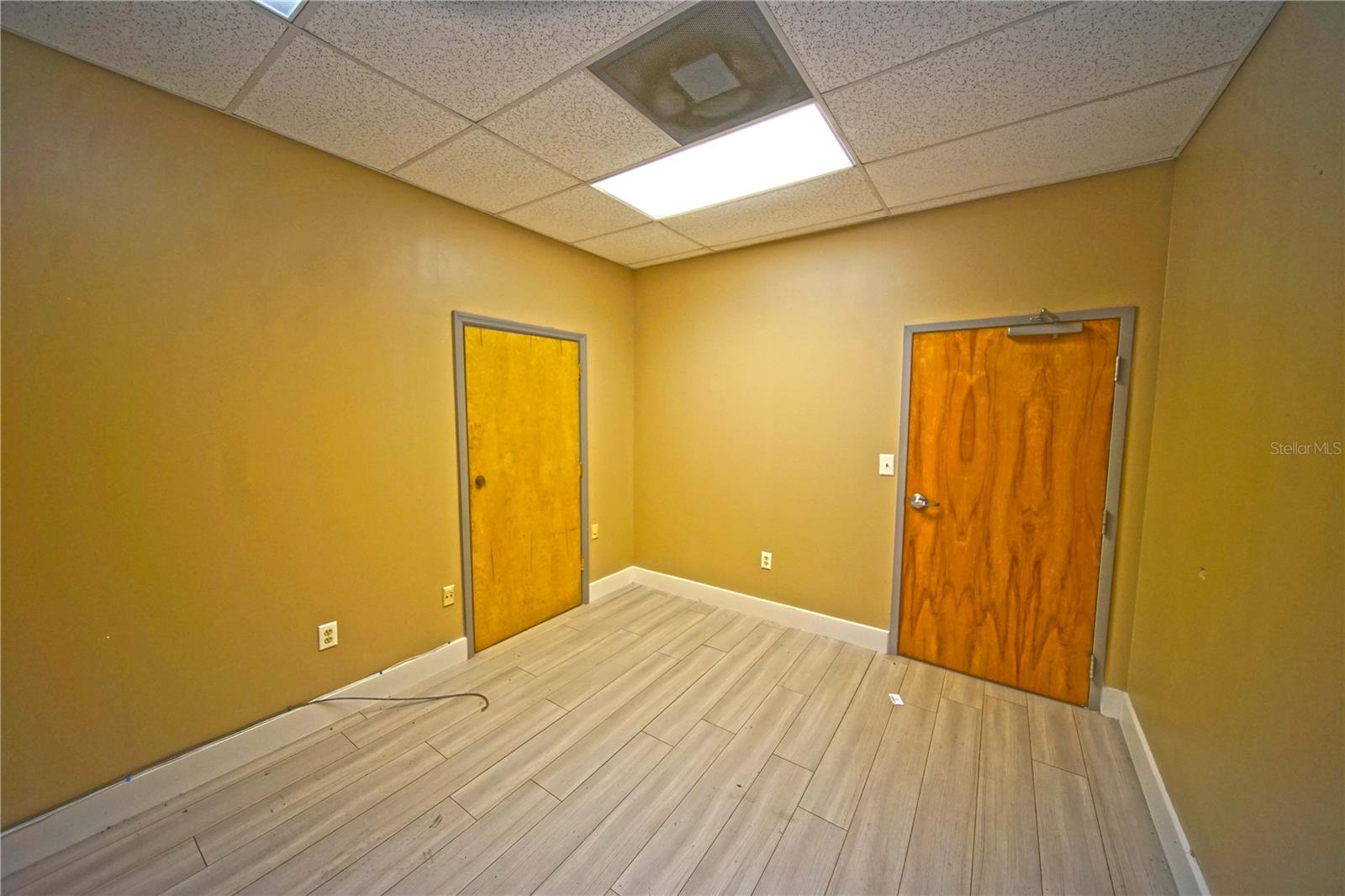 1520 Tropic Park Dr Property Photo 3