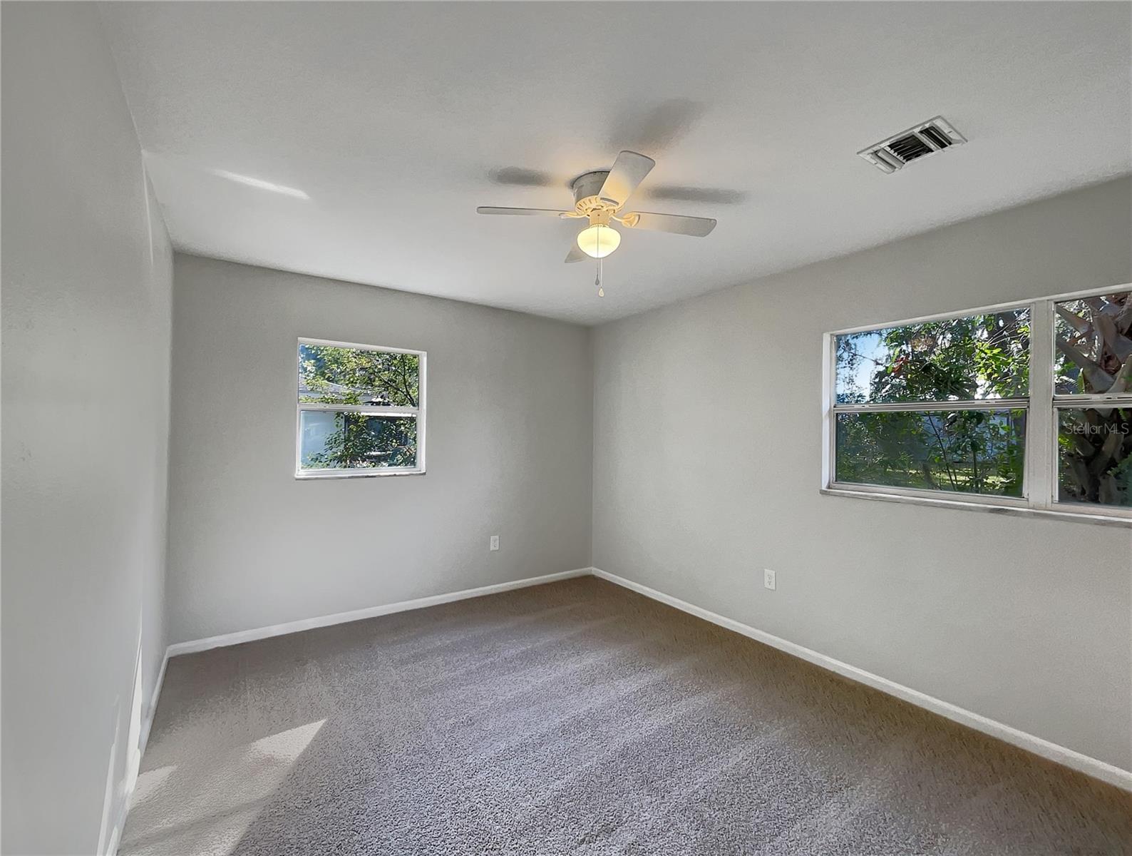 1361 Peters Dr Property Photo 5
