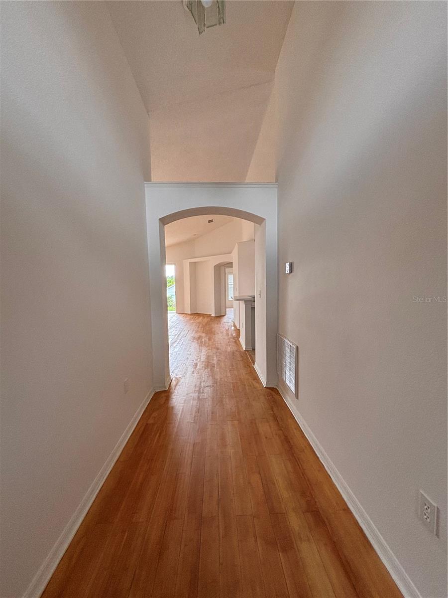 12618 Lynchburg Ct Property Photo 3