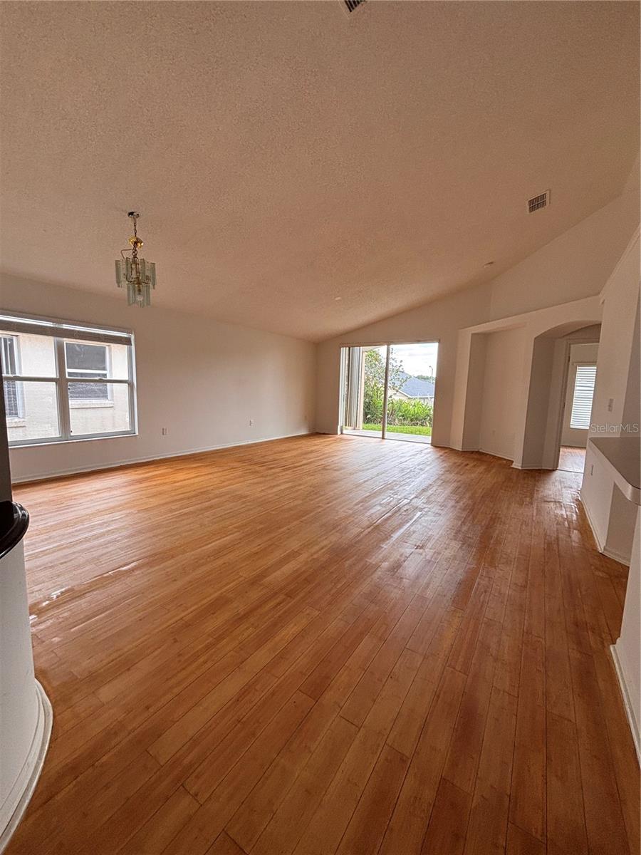 12618 Lynchburg Ct Property Photo 4