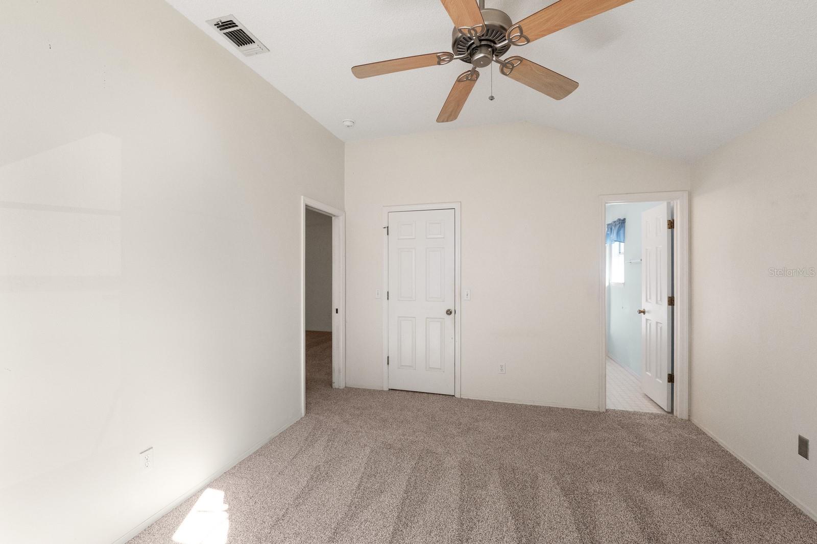 511 Coventry Ct Property Photo 10