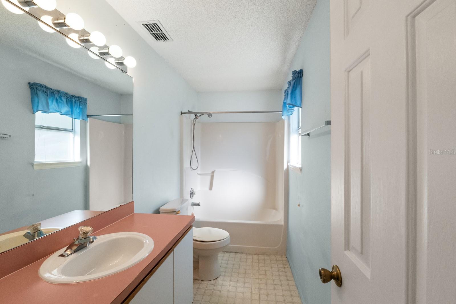 511 Coventry Ct Property Photo 14