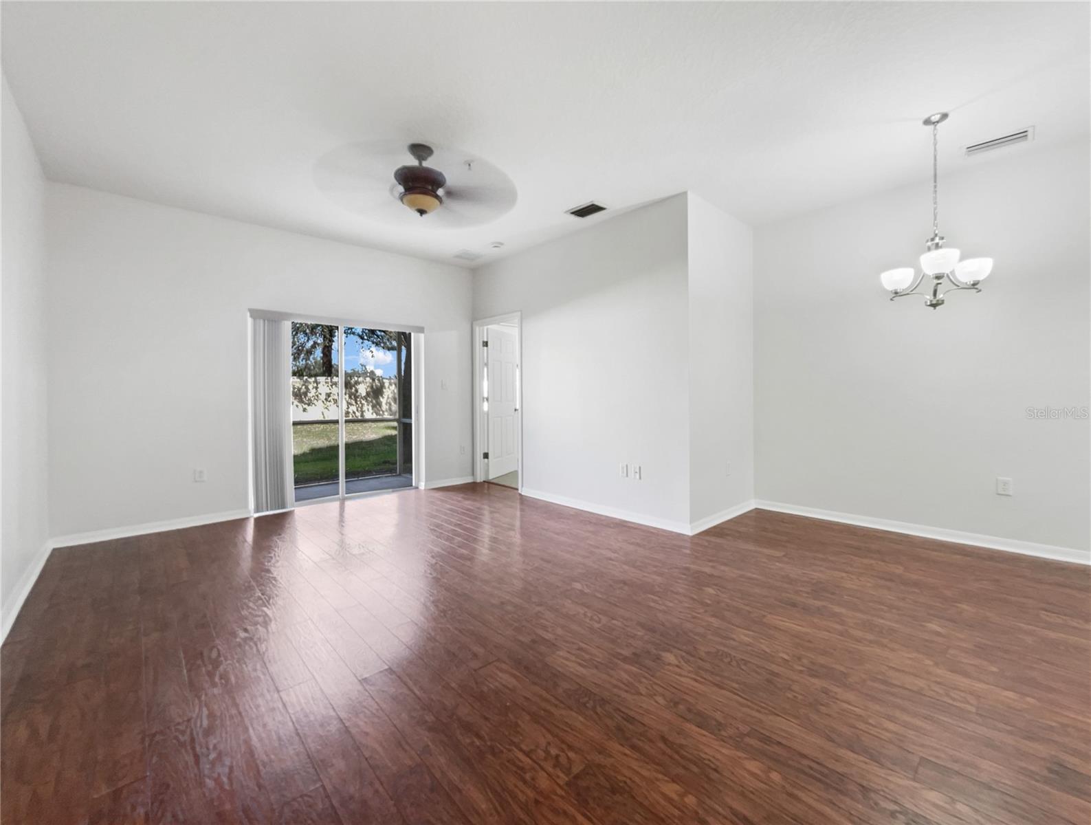 3473 Parkridge Cir #17-101 Property Photo 3