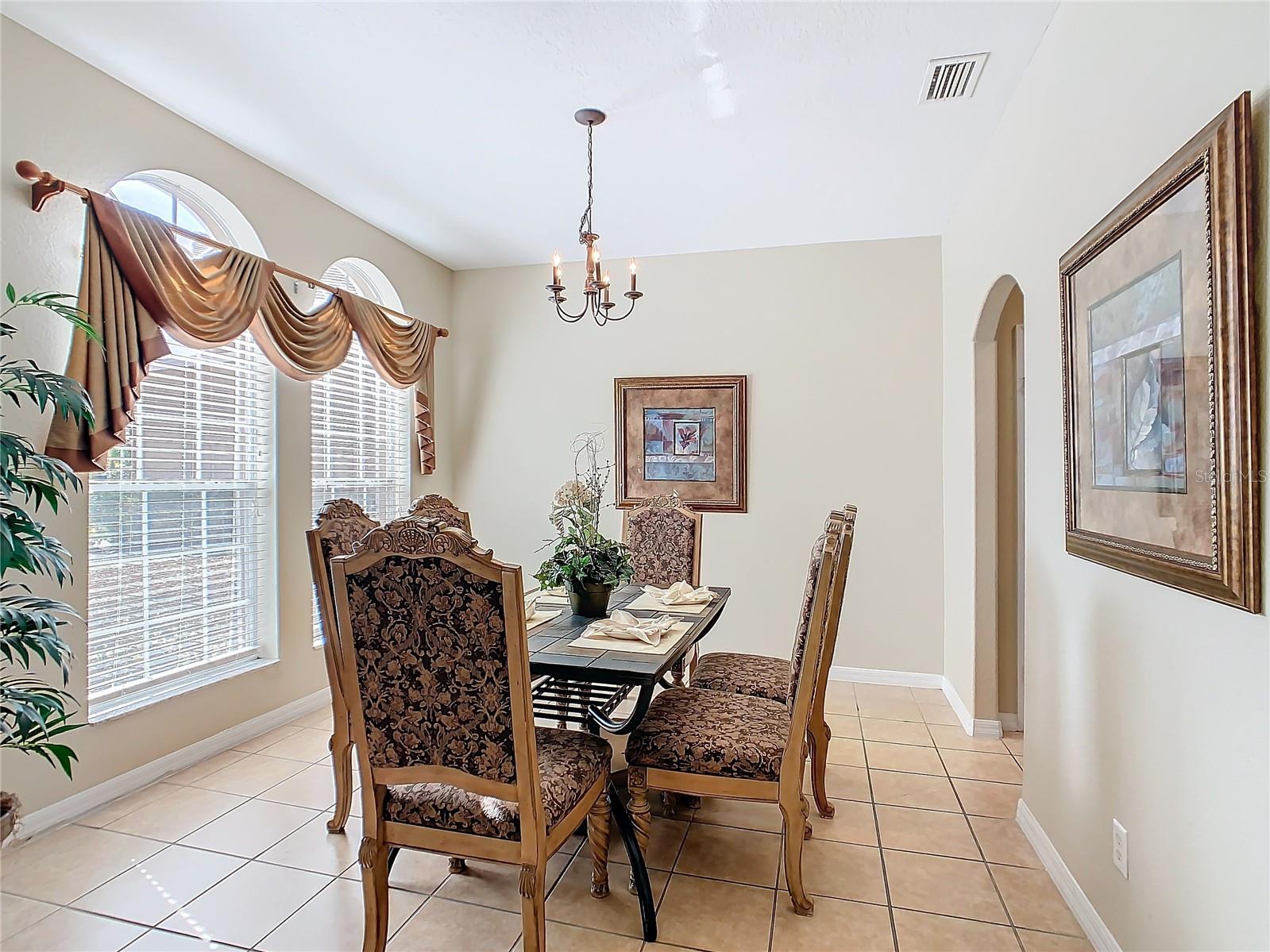 2632 Sand Hill Point Cir Property Photo 3